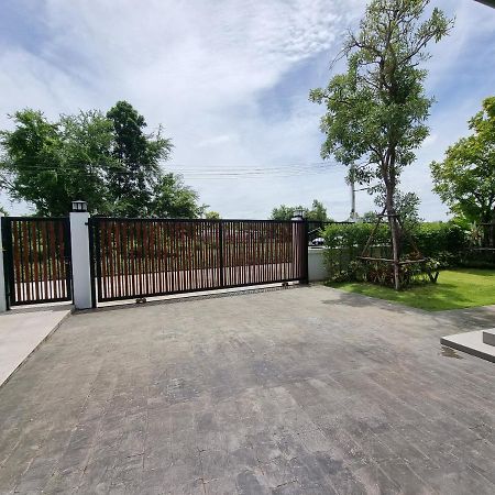 בורי ראם Baan Dalah Pool Villa מראה חיצוני תמונה